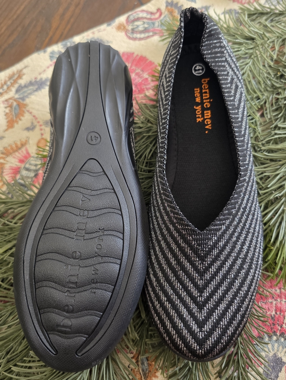 bernie mev. Women's Valerie Flats in Black Pewter